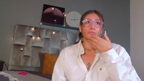 L I A   online show from 05-16-26, 10:36