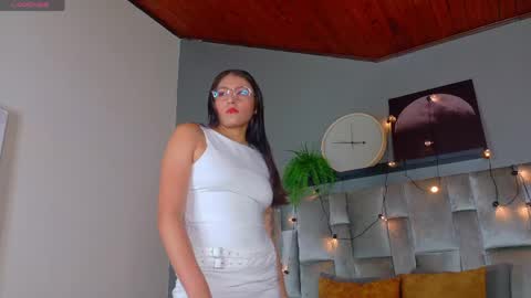 L I A   online show from 05-18-26, 02:07