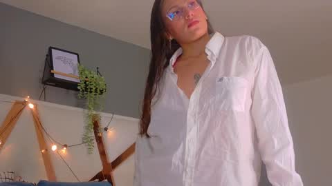 L I A   online show from 06-01-26, 01:29