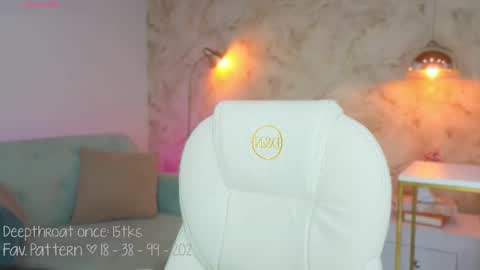 Lia Cox online show from 12-14-25, 03:34