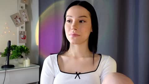 Lia  online show from 12-04-24, 08:45