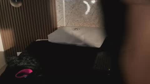 Snapshot of liah_cleir chatting on 09-19-25, 09:15 Liah online show from 09-19-25, 09:15