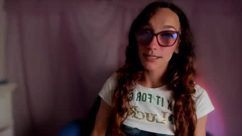 Snapshot of liahilton_ chatting on 05-11-26, 12:16 lh6 9c online show from 05-11-26, 12:16
