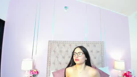 Snapshot of liahjhons chatting on 12-23-24, 03:18 Liah online show from 12-23-24, 03:18