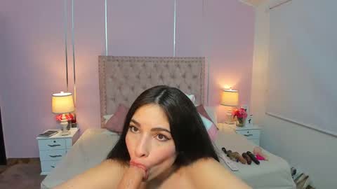 Snapshot of liahjhons chatting on 01-18-25, 04:04 Liah online show from 01-18-25, 04:04