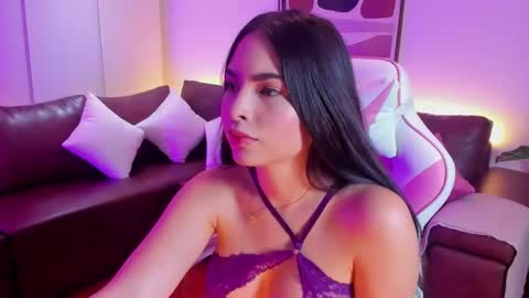 Snapshot of liahjhons chatting on 09-21-25, 10:11 Liah online show from 09-21-25, 10:11