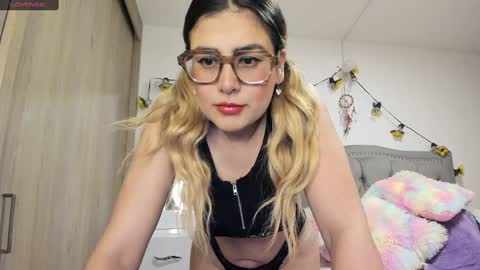 Snapshot of liahkimi chatting on 02-26-25, 01:00 Lia  online show from 02-26-25, 01:00