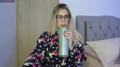 Snapshot of liahkimi chatting on 09-29-25, 01:55 Lia  online show from 09-29-25, 01:55