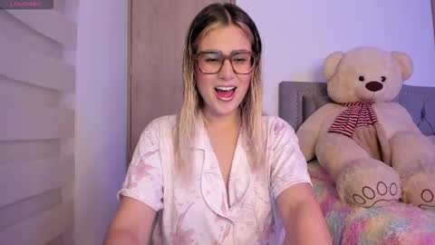 Snapshot of liahkimi chatting on 10-02-25, 03:02 Lia  online show from 10-02-25, 03:02