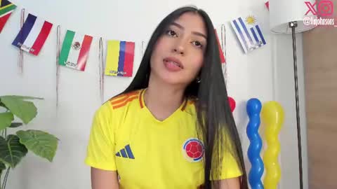 Snapshot of liajohnsons_ chatting on 06-18-26, 03:29 Lia Johnsons online show from 06-18-26, 03:29