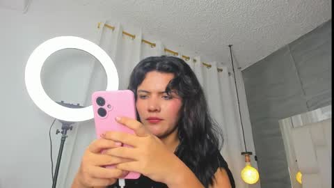 Snapshot of liakalifa chatting on 05-19-26, 01:22 Lia online show from 05-19-26, 01:22