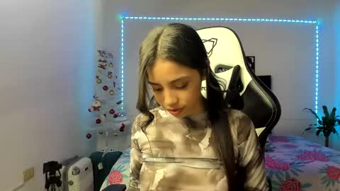 Snapshot of liakent24 chatting on 12-14-24, 04:45 Lia Kent online show from 12-14-24, 04:45
