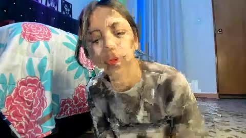 Snapshot of liakent24 chatting on 12-14-24, 08:02 Lia Kent online show from 12-14-24, 08:02