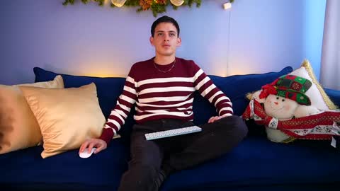 Snapshot of liam_enzho chatting on 12-17-24, 06:42 Liam online show from 12-17-24, 06:42