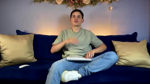 Snapshot of liam_enzho chatting on 12-31-24, 03:55 Liam online show from 12-31-24, 03:55