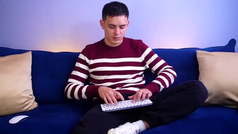 Snapshot of liam_enzho chatting on 01-16-25, 03:02 Liam online show from 01-16-25, 03:02