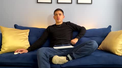 Snapshot of liam_enzho chatting on 01-24-25, 03:55 Liam online show from 01-24-25, 03:55