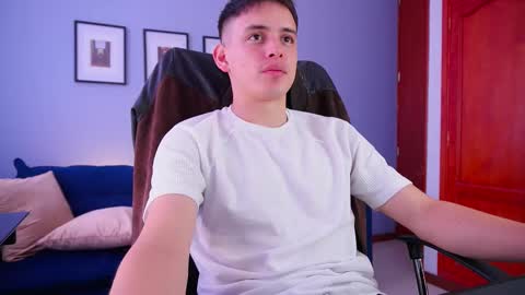 Snapshot of liam_enzho chatting on 02-24-25, 02:37 Liam online show from 02-24-25, 02:37