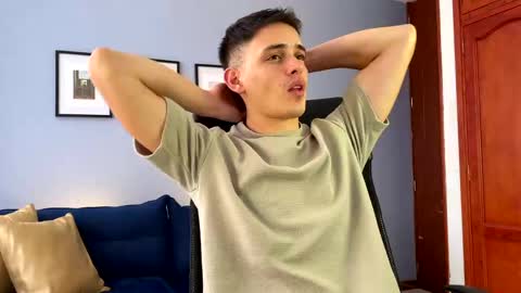 Snapshot of liam_enzho chatting on 03-04-25, 03:26 Liam online show from 03-04-25, 03:26