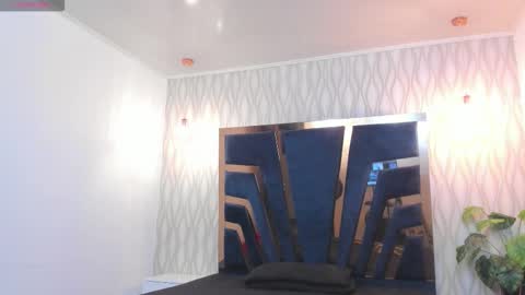 LIAM KLEIN online show from 02-11-26, 11:26