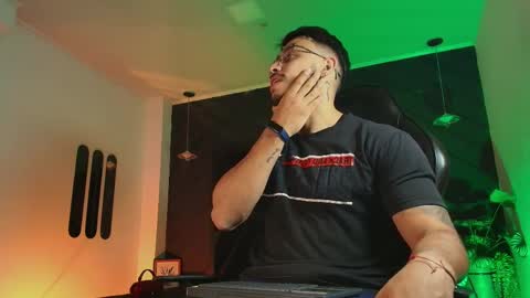 LIAM KLEIN online show from 04-04-26, 11:18