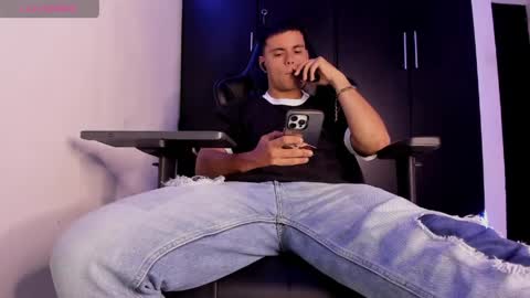 Snapshot of liam_mateo_ chatting on 05-09-26, 07:02 Liam online show from 05-09-26, 07:02