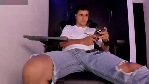 Snapshot of liam_mateo_ chatting on 05-13-26, 02:42 Liam online show from 05-13-26, 02:42