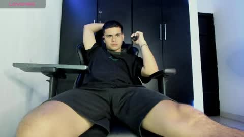 Snapshot of liam_mateo_ chatting on 05-21-26, 06:20 Liam online show from 05-21-26, 06:20
