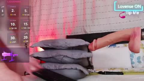 Snapshot of liam_moore chatting on 05-21-26, 10:50 HORNYMOAN online show from 05-21-26, 10:50