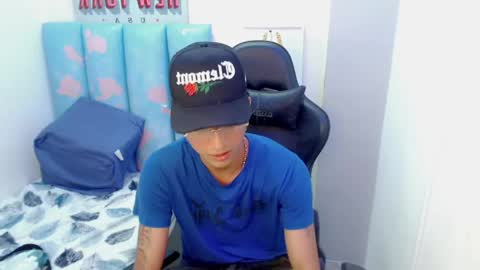 Snapshot of liam_play chatting on 05-11-26, 04:51 LIAM online show from 05-11-26, 04:51