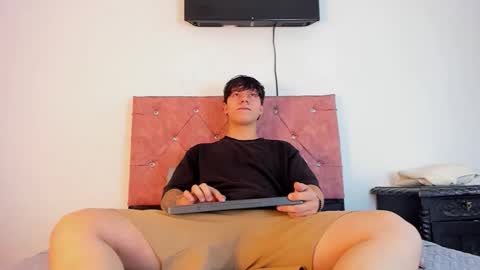 Call me Lian online show from 01-08-26, 12:07