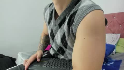 Snapshot of liam_saint chatting on 06-12-26, 12:15 Call me Lian online show from 06-12-26, 12:15