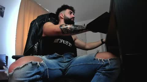 Liam online show from 04-11-26, 07:45