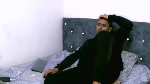 Snapshot of liamandcloe01 chatting on 03-05-25, 02:12 Liamandcloe01 online show from 03-05-25, 02:12