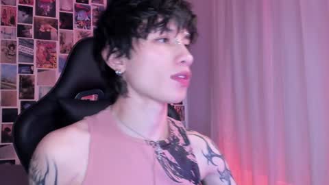 Snapshot of liamelf chatting on 01-20-25, 05:26 Liam online show from 01-20-25, 05:26