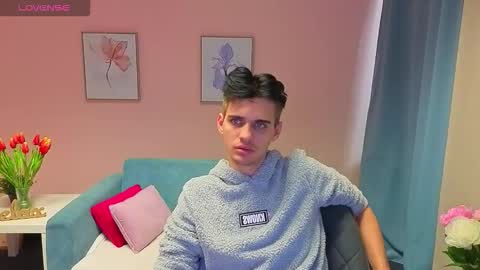 Snapshot of liammerci chatting on 11-10-25, 12:26 liammerci online show from 11-10-25, 12:26