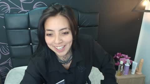 L I A M O N R O E online show from 12-22-25, 11:51