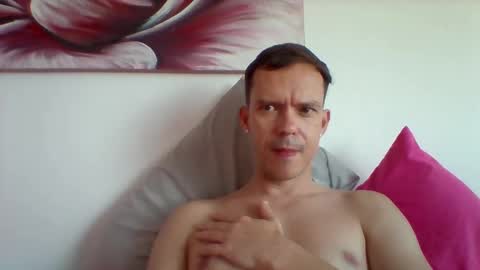 Snapshot of liamrosezn chatting on 12-03-24, 02:05 LiamRose online show from 12-03-24, 02:05