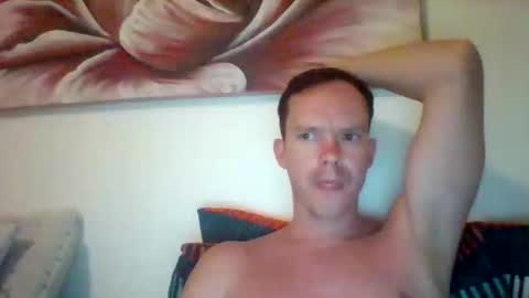 Snapshot of liamrosezn chatting on 12-12-24, 07:15 LiamRose online show from 12-12-24, 07:15