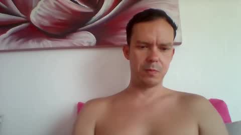 Snapshot of liamrosezn chatting on 12-21-24, 01:32 LiamRose online show from 12-21-24, 01:32