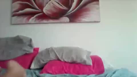 Snapshot of liamrosezn chatting on 12-28-24, 05:33 LiamRose online show from 12-28-24, 05:33