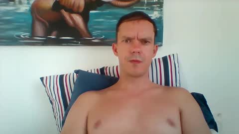 Snapshot of liamrosezn chatting on 01-20-25, 05:04 LiamRose online show from 01-20-25, 05:04