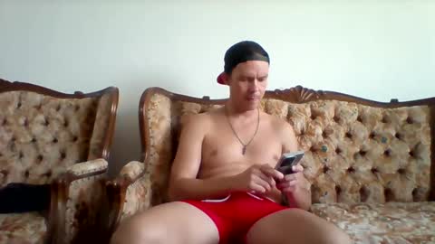 Snapshot of liamrosezn chatting on 03-04-25, 01:17 LiamRose online show from 03-04-25, 01:17