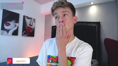 Snapshot of liamwild20 chatting on 02-14-26, 04:42 liam online show from 02-14-26, 04:42