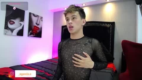 Snapshot of liamwild20 chatting on 03-09-26, 05:44 liam online show from 03-09-26, 05:44