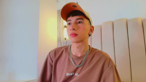 Snapshot of lian_cameron chatting on 05-08-26, 04:07 lian_cameron online show from 05-08-26, 04:07