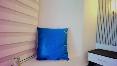 Snapshot of lian_cameron chatting on 05-13-26, 03:59 lian_cameron online show from 05-13-26, 03:59