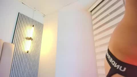 Snapshot of lian_cameron chatting on 05-27-26, 02:19 lian_cameron online show from 05-27-26, 02:19