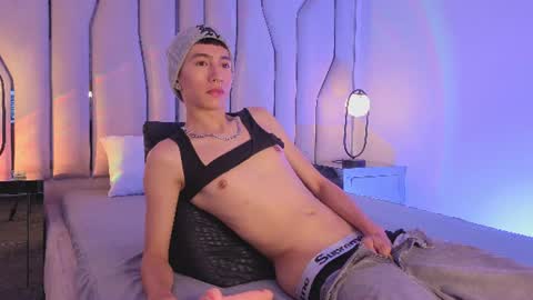 Snapshot of lian_cameron chatting on 06-27-26, 04:28 lian_cameron online show from 06-27-26, 04:28