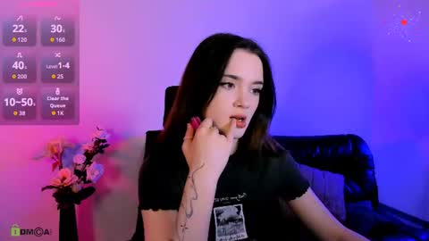 Snapshot of liana_kisses chatting on 06-11-26, 07:12 Little Liana online show from 06-11-26, 07:12
